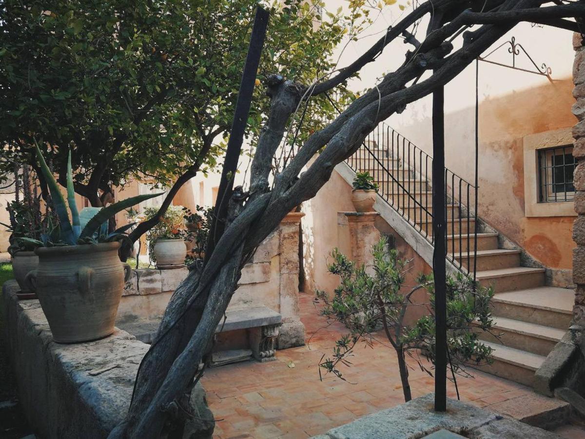 Palazzo Gambuzza Aparthotel Ispica Buitenkant foto