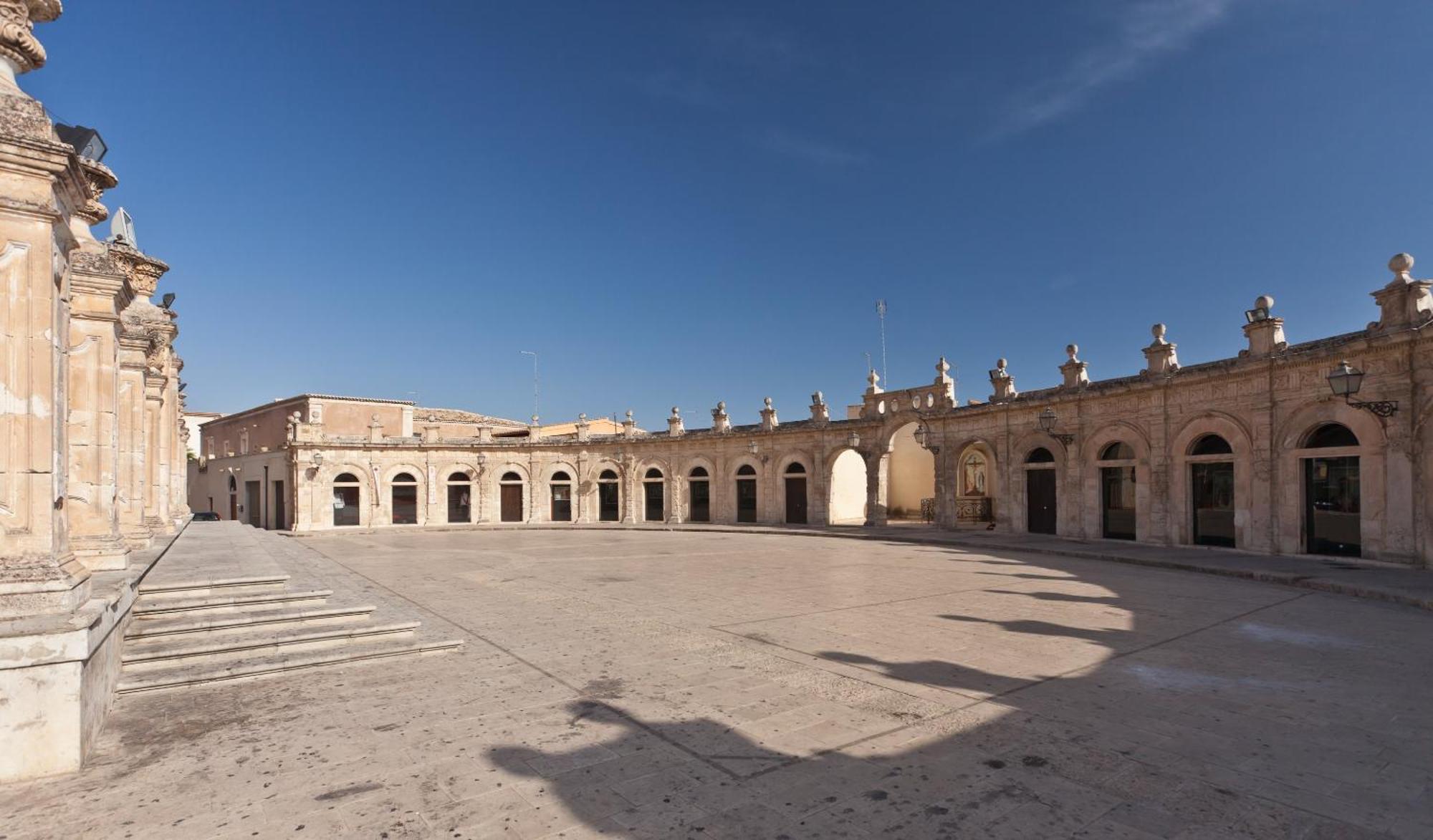 Palazzo Gambuzza Aparthotel Ispica Buitenkant foto