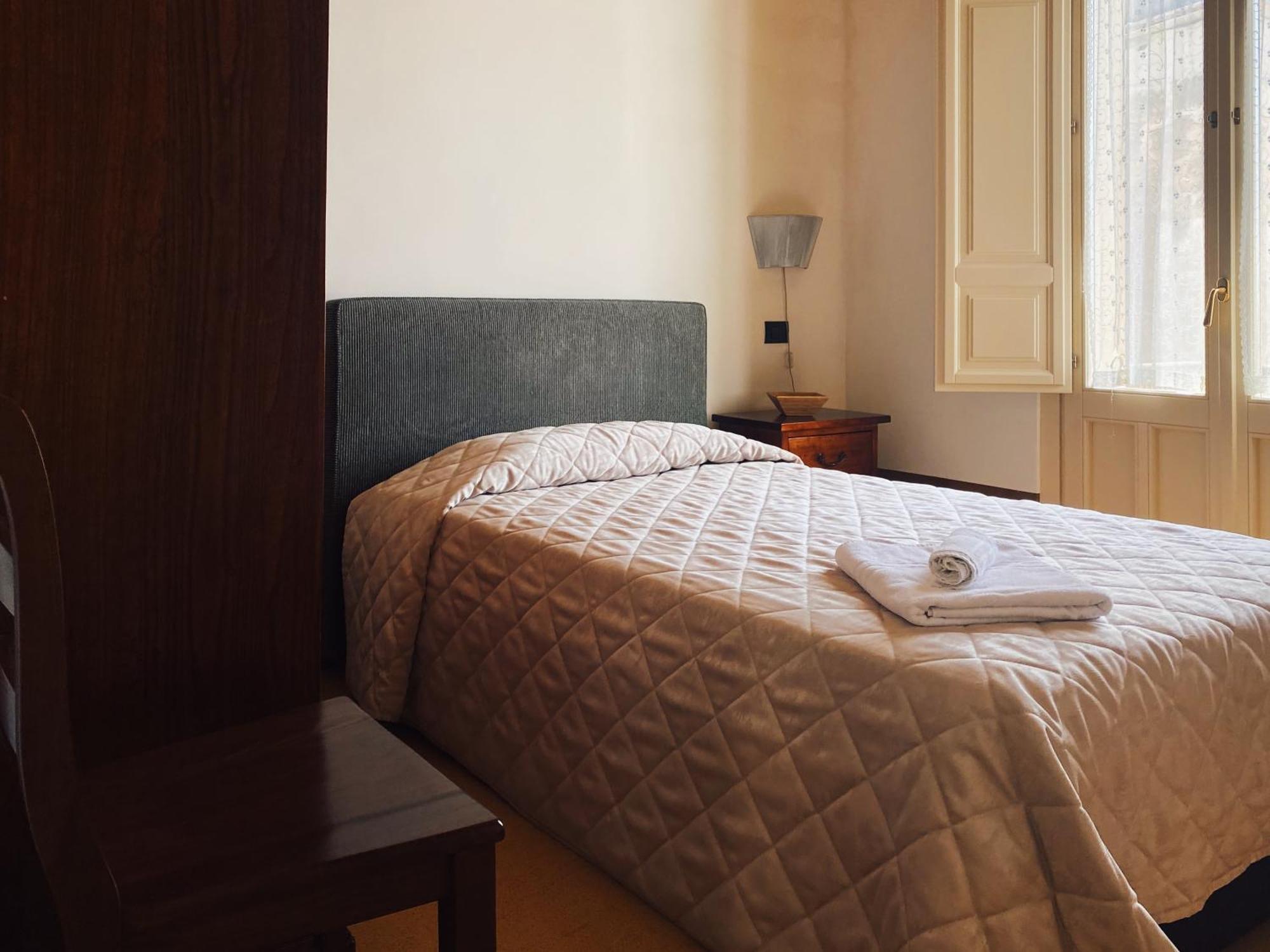Palazzo Gambuzza Aparthotel Ispica Kamer foto