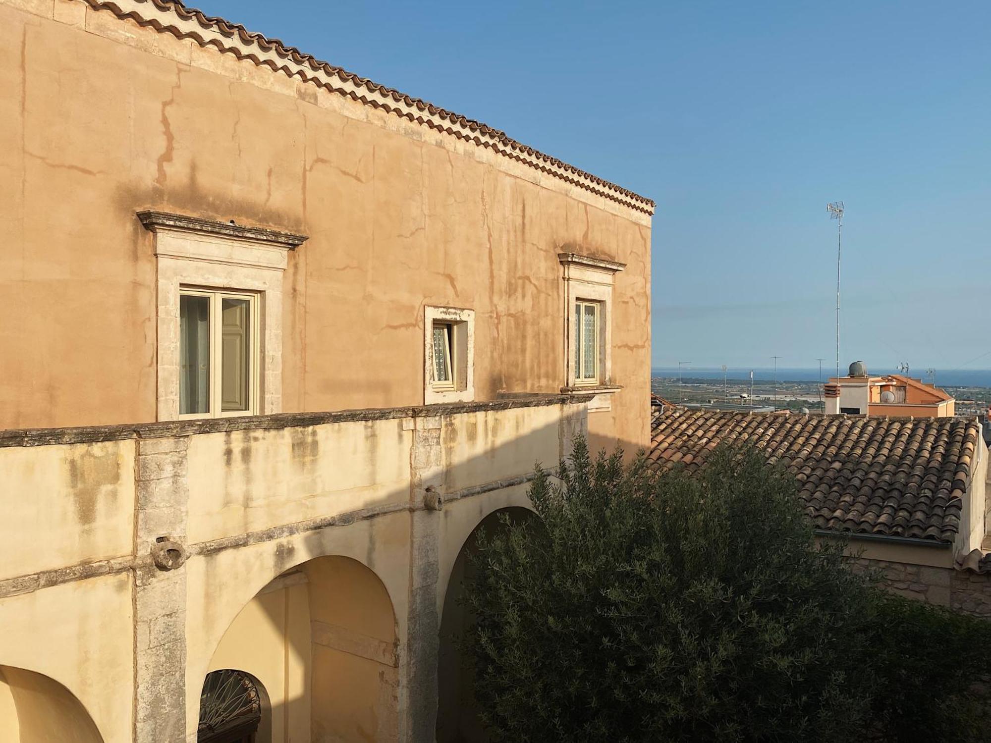Palazzo Gambuzza Aparthotel Ispica Kamer foto